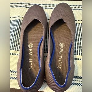 Pre-Loved Rothy's Mink Round Toe Flats with Blue Trim (RETIRED)